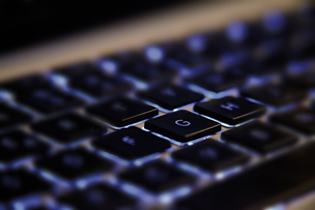Réseaux sociaux et Télé réalité : Pourquoi sommes-nous accros ?